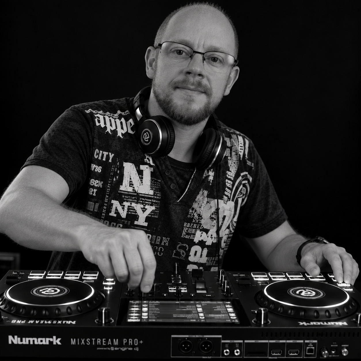 DJ Thommy am Controller